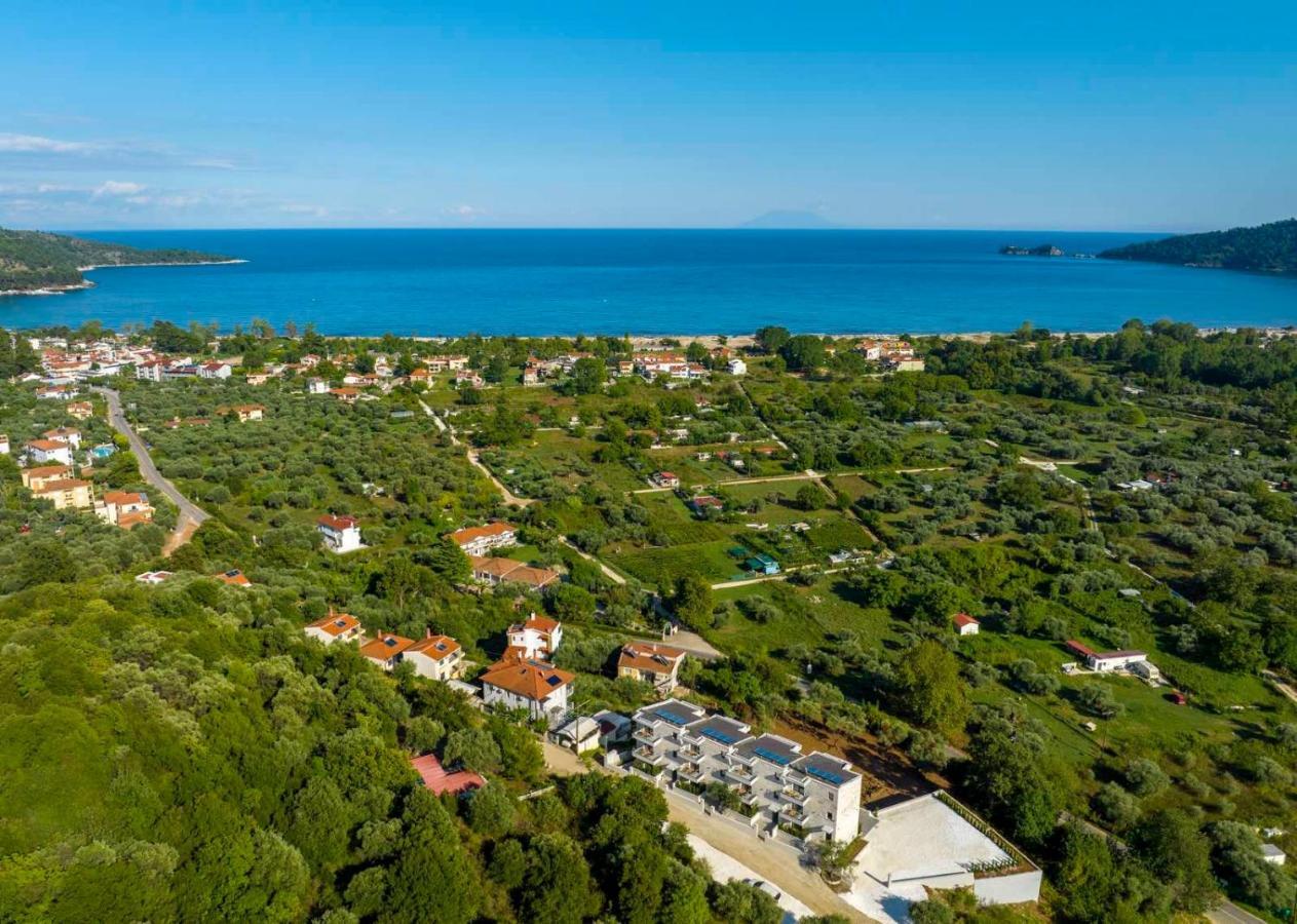 Aparthotel Toska Tower à Chrysi Ammoudia Extérieur photo